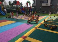 الملونة مخصصة للإزالة رياض الأطفال الأرضيات امتصاص الصدمات الأخضر